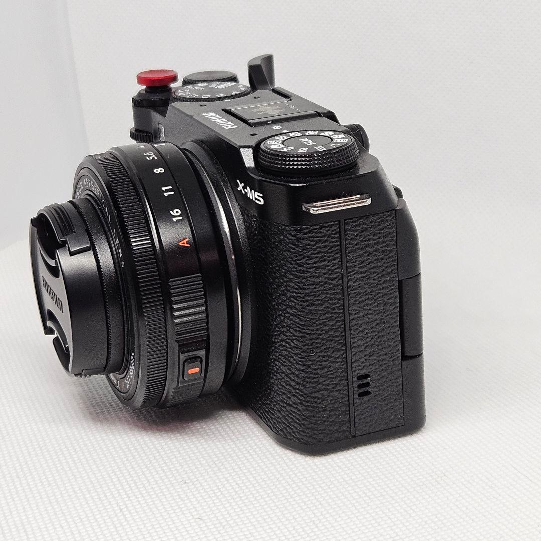 フジフィルム XM5 本体とFUJIFILM XF 27mmF2.8 R WR