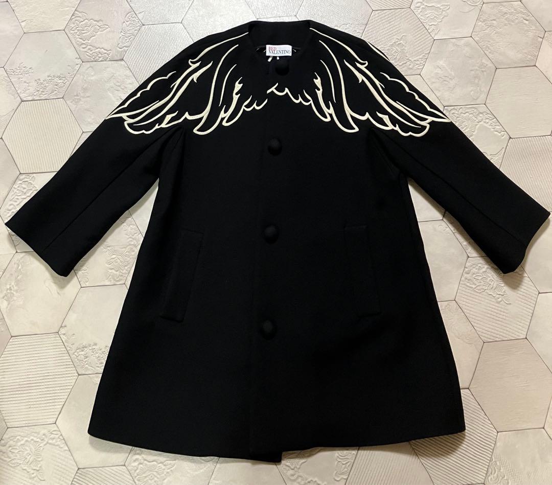 RED VALENTINO 羽刺繍ノーカラーコート黒
