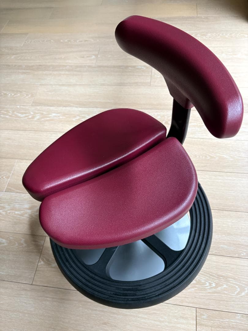 【美品】アーユル・チェアー　ルナ / レッド　足置きリング付き