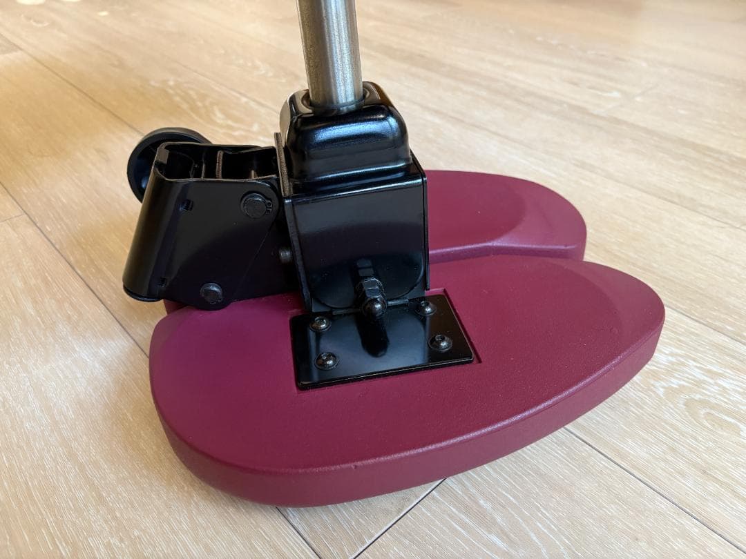 【美品】アーユル・チェアー　ルナ / レッド　足置きリング付き