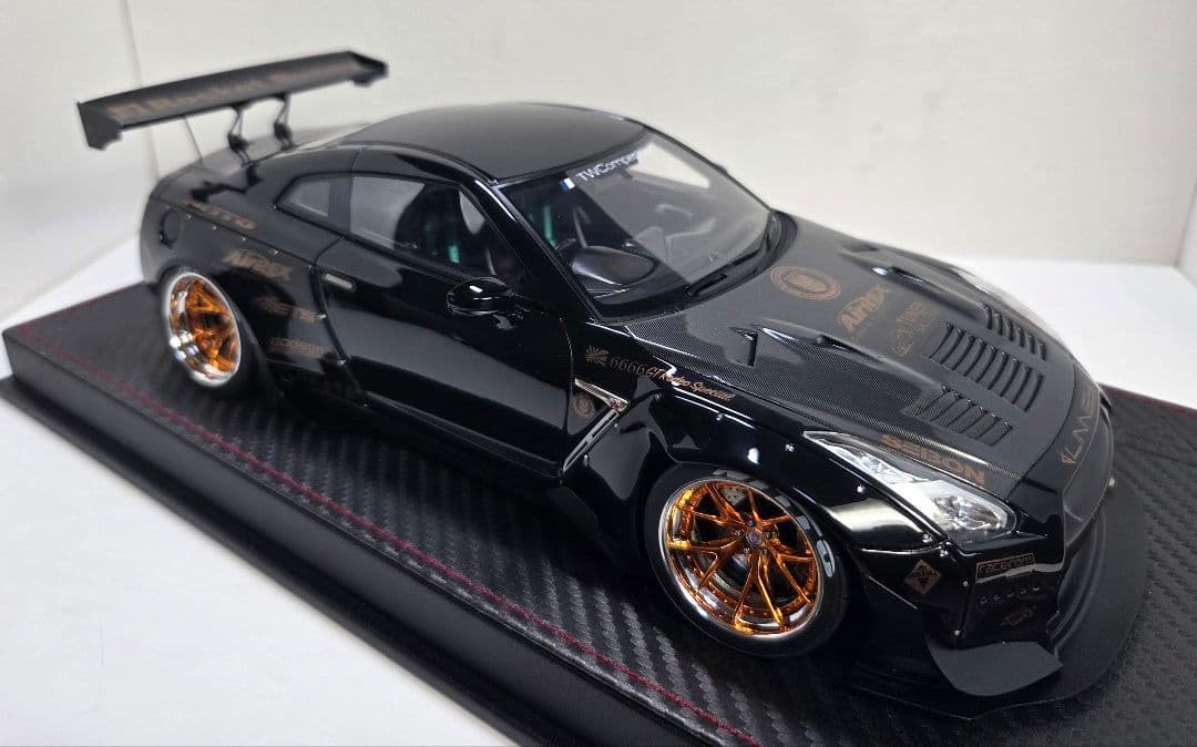 EIDOLPN　アイドロン　1/18　Rocket　Bunny　R35　GTR