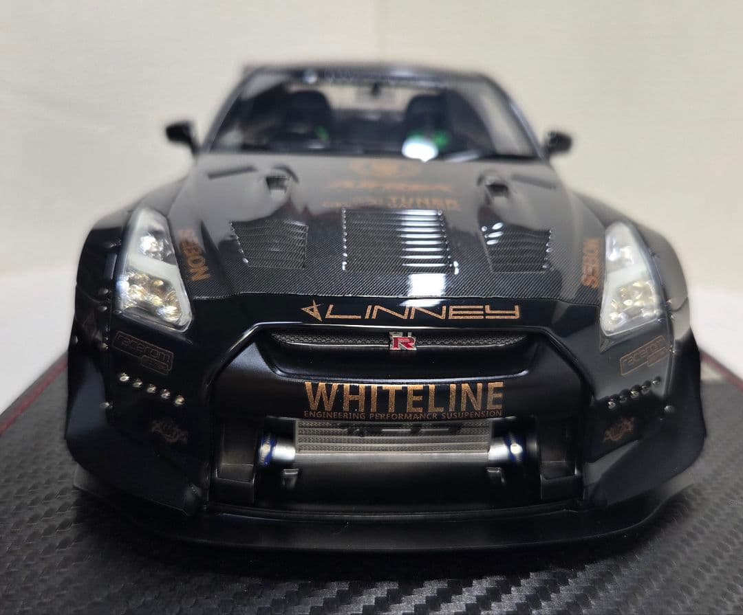 EIDOLPN　アイドロン　1/18　Rocket　Bunny　R35　GTR