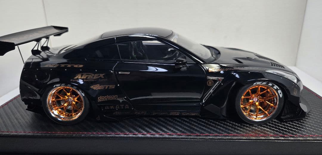 EIDOLPN　アイドロン　1/18　Rocket　Bunny　R35　GTR