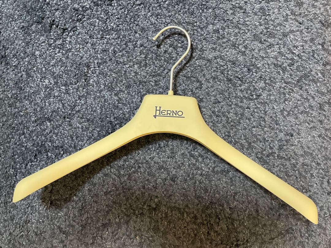 HERNOフード付き黒スプリングコート