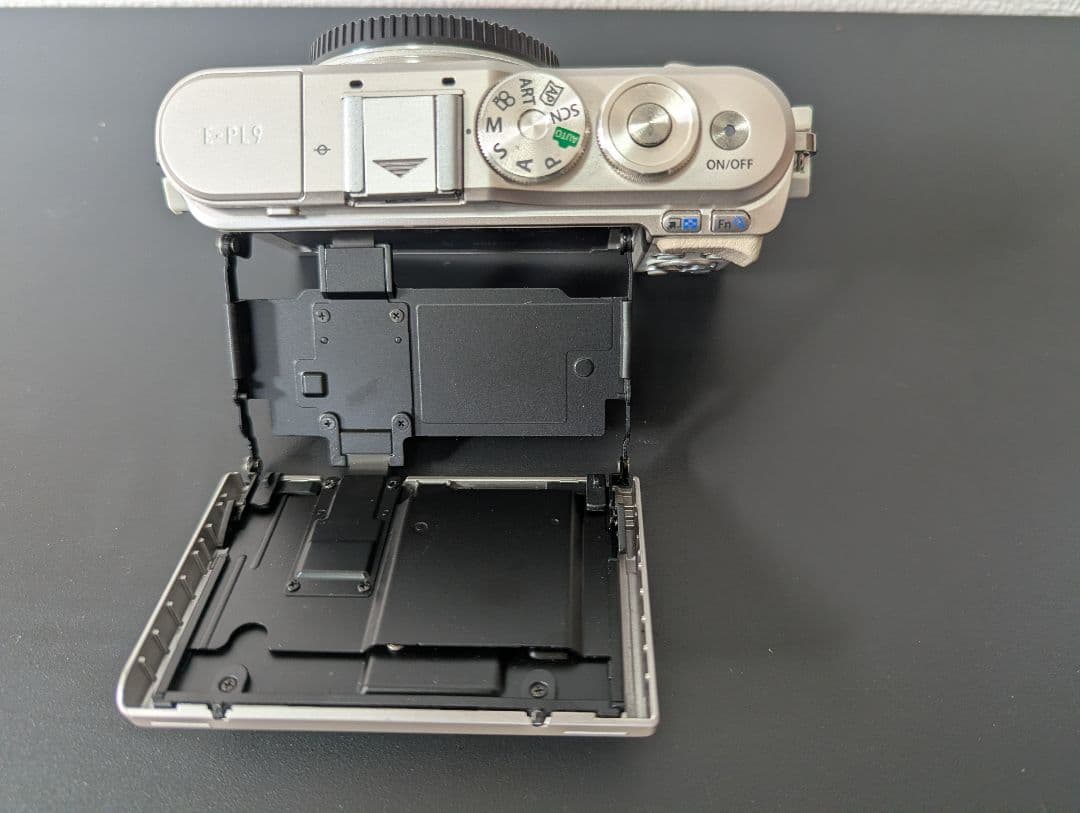 OLYMPUS PEN E-PL9 ホワイト レンズキット