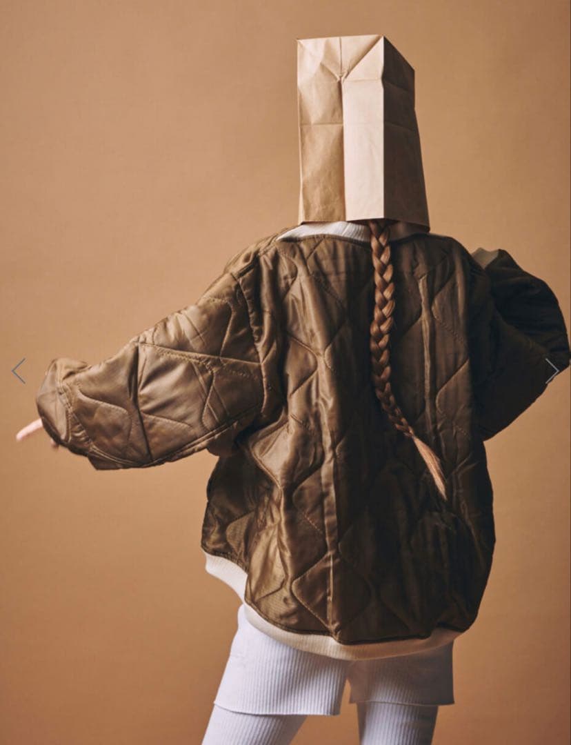 m.u × PRE_QUILTING LONG PULLOVER BEGE