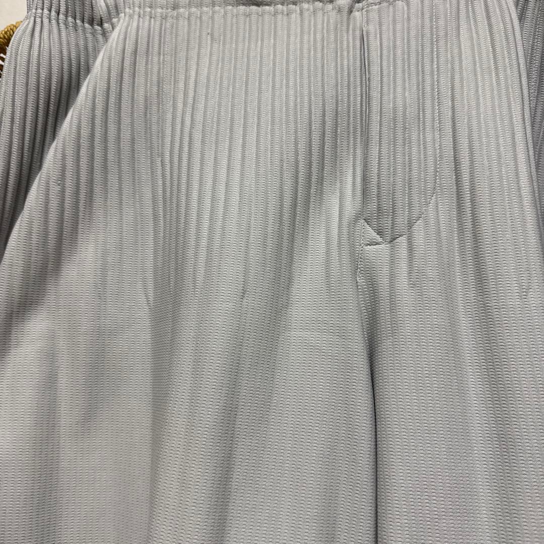 イッセイミヤケオムプリッセ　プリーツサルエルパンツ　3 ライトグレー