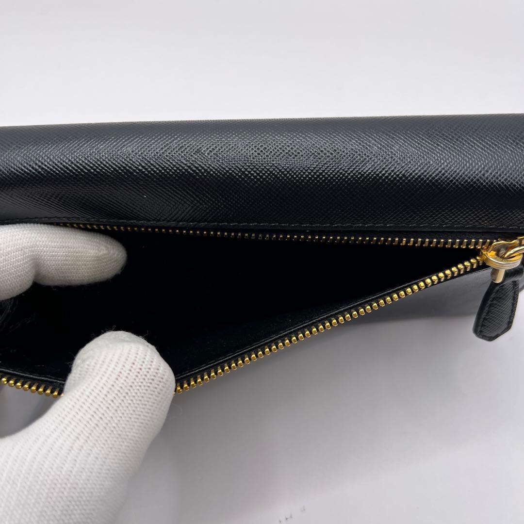 パン子プラダ　リボン　ブラック　長財布　ゴールドロゴ　スナップボタン