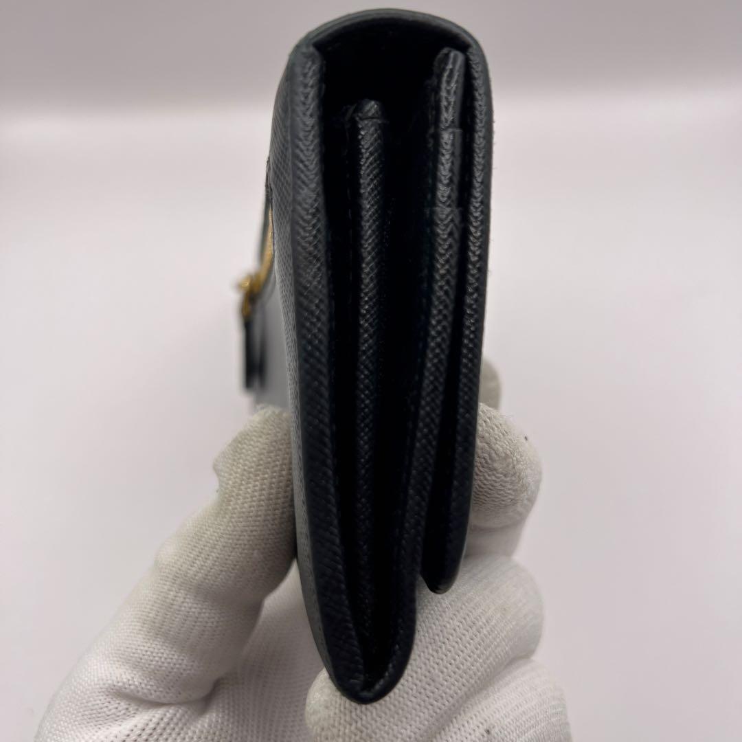 パン子プラダ　リボン　ブラック　長財布　ゴールドロゴ　スナップボタン