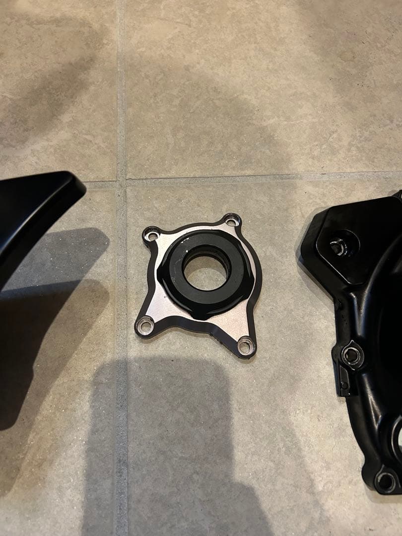 Z900RS エンジンカバー