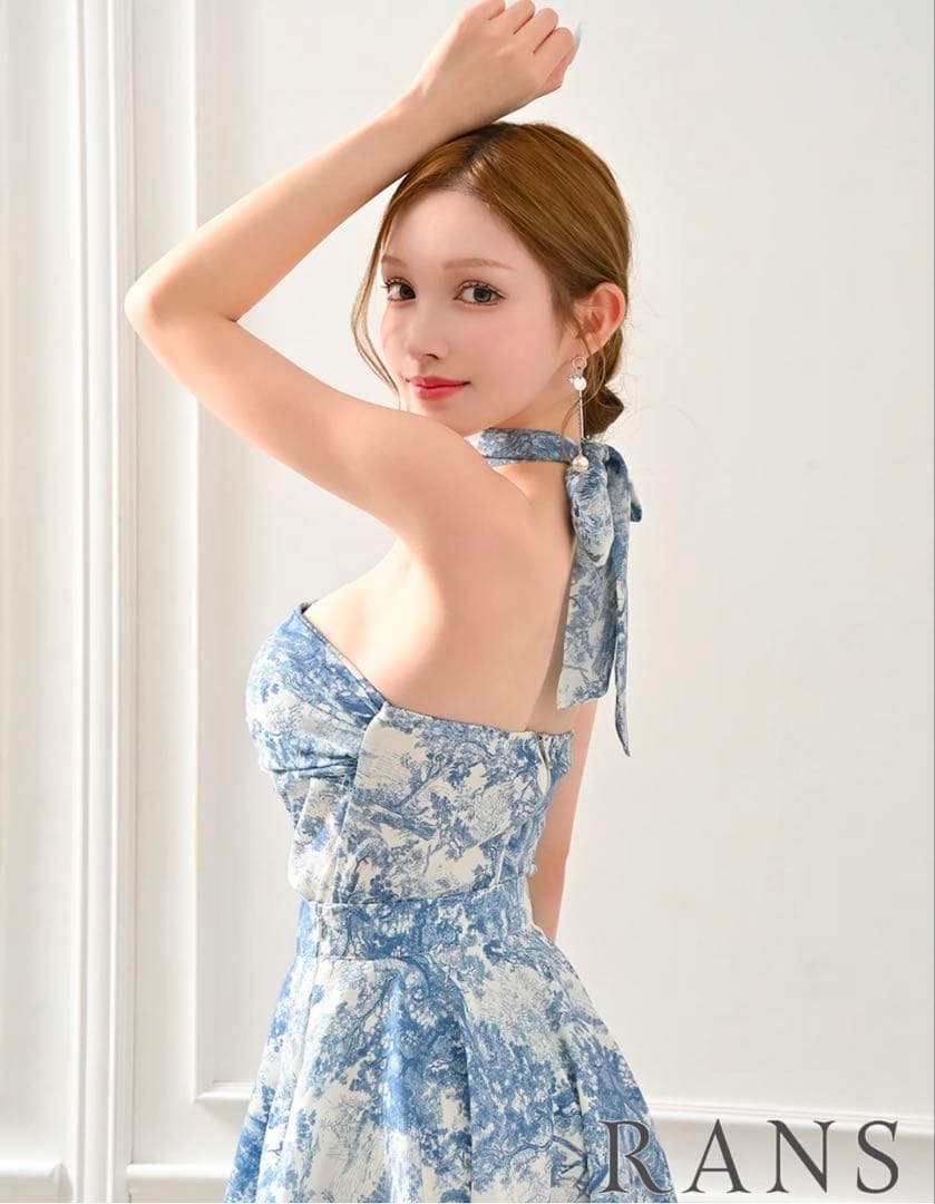 【sugarドレス】キャバドレス 青と白のマーブル模様ホルターネックミニドレス