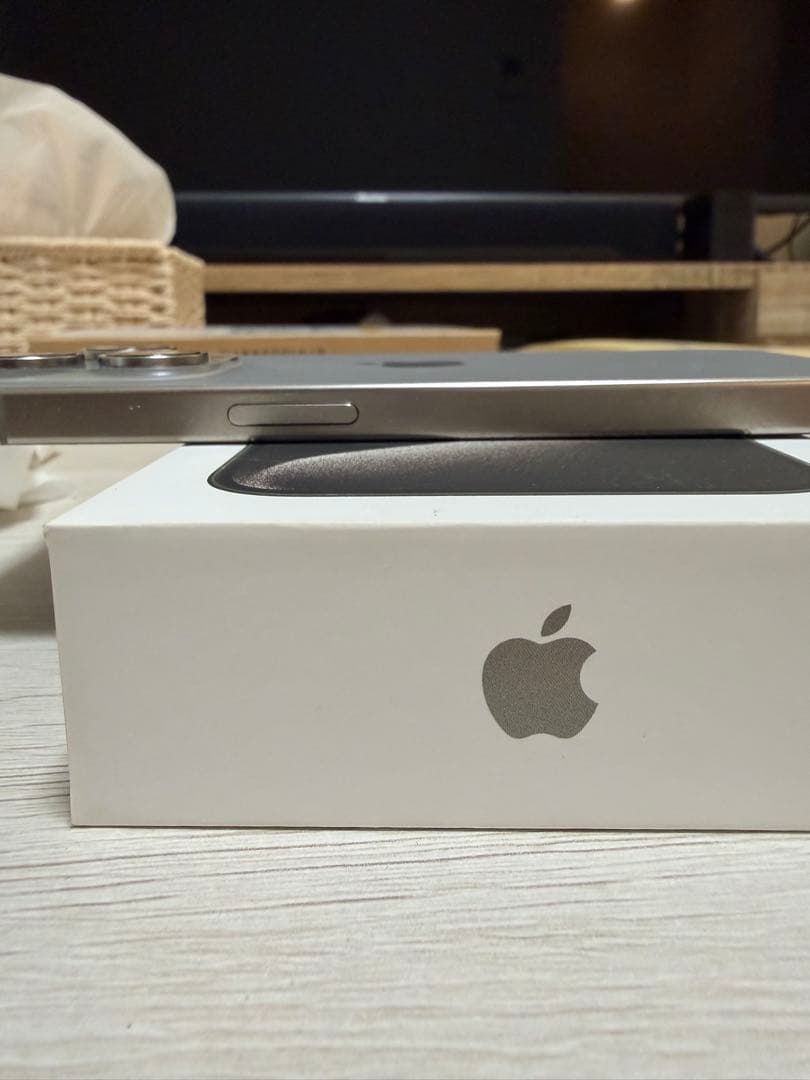 [美品]iPhone15 Pro 128GBナチュラルチタニウム　SIMフリー