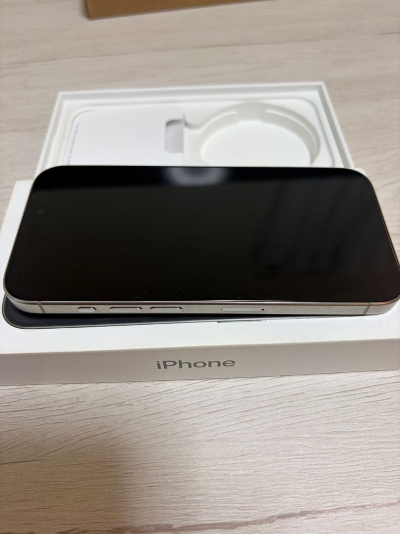 [美品]iPhone15 Pro 128GBナチュラルチタニウム　SIMフリー