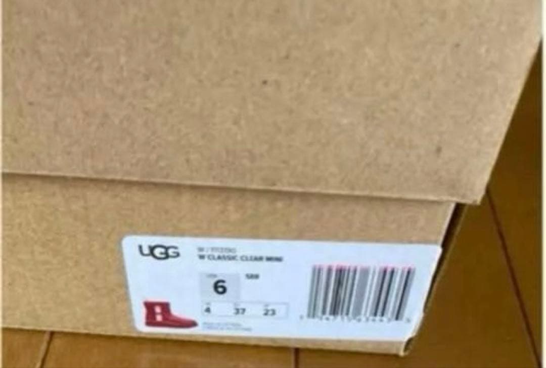 UGG 新品 クラシックミニ　クリア　23㎝　ブーツ　年末SALE開催中‼️