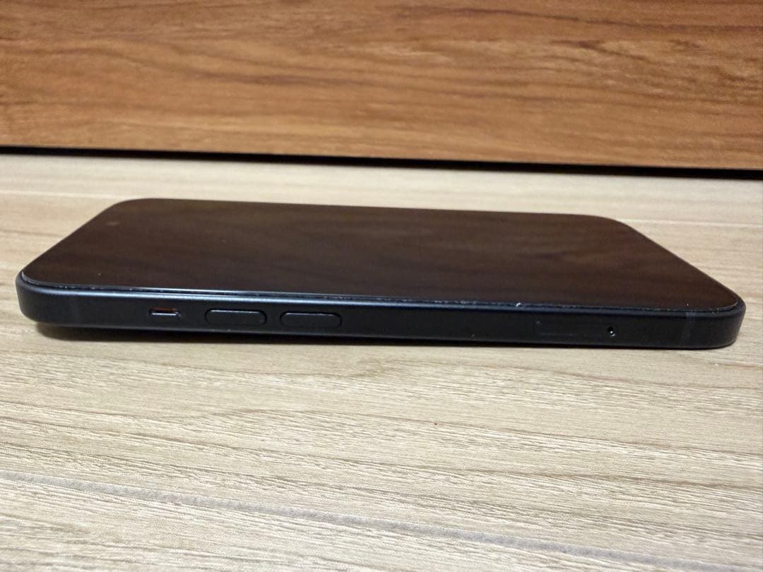 Apple iPhone 15 ブラック 本体　128