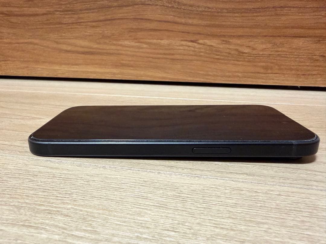 Apple iPhone 15 ブラック 本体　128