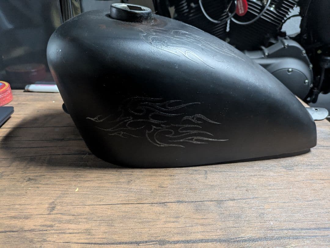 ハーレー　タンク トライバル　スポーツスタータンク