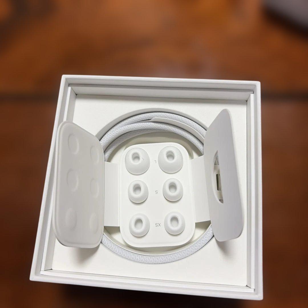 AirPods Pro 2本体 ホワイト 充電ケーブル付