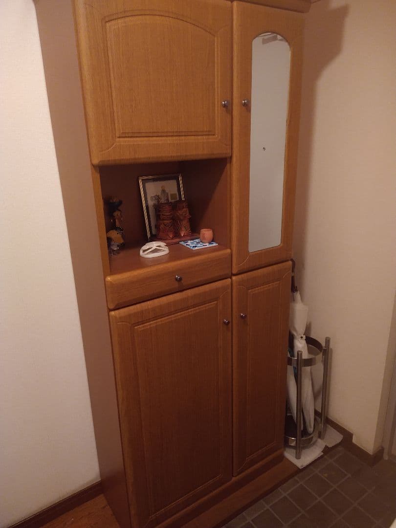 木目調靴箱 ミラー付き 収納力抜群