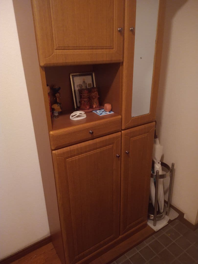 木目調靴箱 ミラー付き 収納力抜群