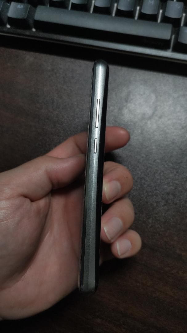 AQUOS R2 Compact 64GB ピュアブラック