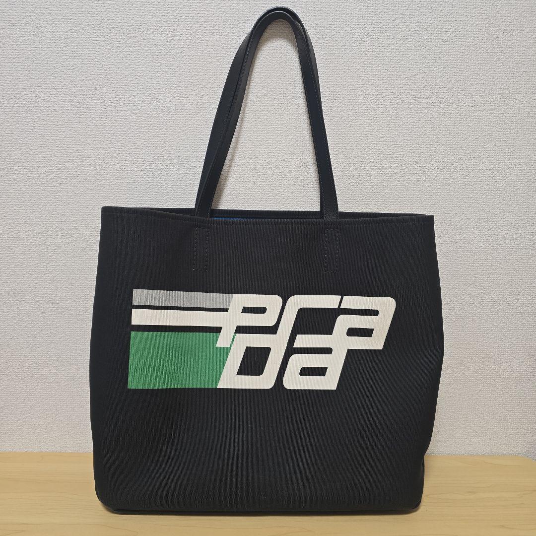 PRADA☆大きめ ロゴ バッグ ☆黒