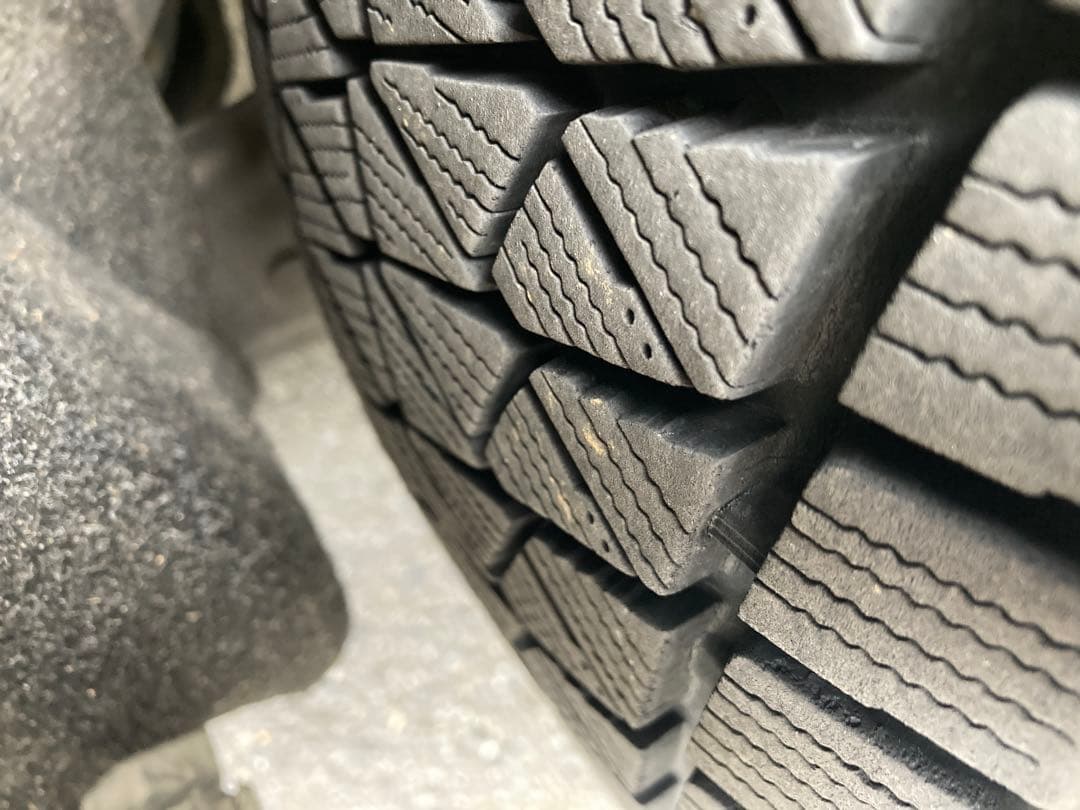ブリヂストン DM-V2 215/70r16 タイヤ・ホイールセット　山たっぷり