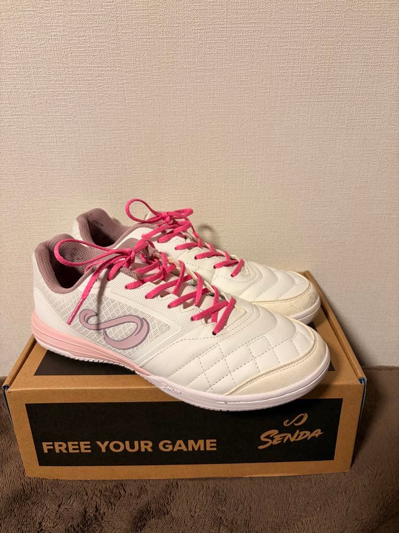 SENDA フットサルシューズ ホワイト/ピンク　26.0