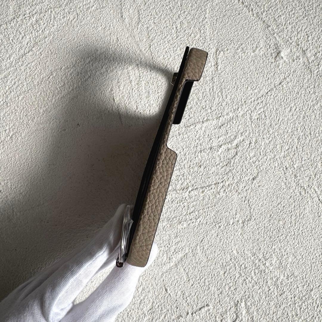 【新品】ボナベンチュラ iPhone15pro ケース ハンドル付きカバーケース