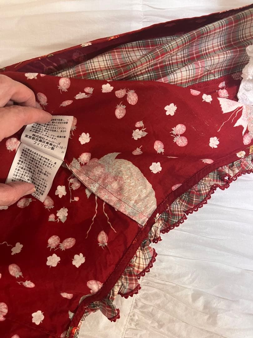 ピンクハウス　フード付きベスト　ロイヤルクイーンベリー柄