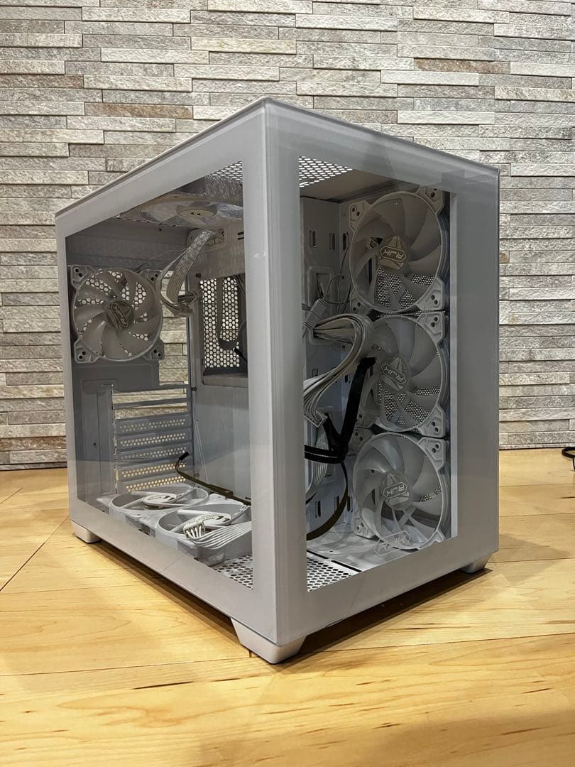 【ARGBファン7個付属】RAIJINTEK　ホワイトPCケース白