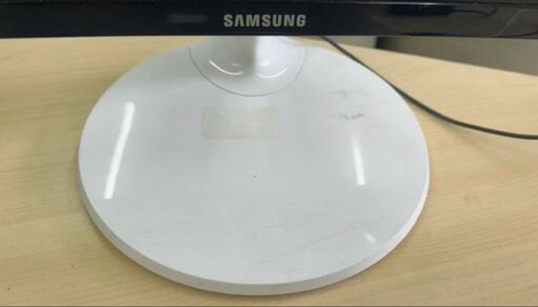 Samsung 湾曲ディスプレイ 本体