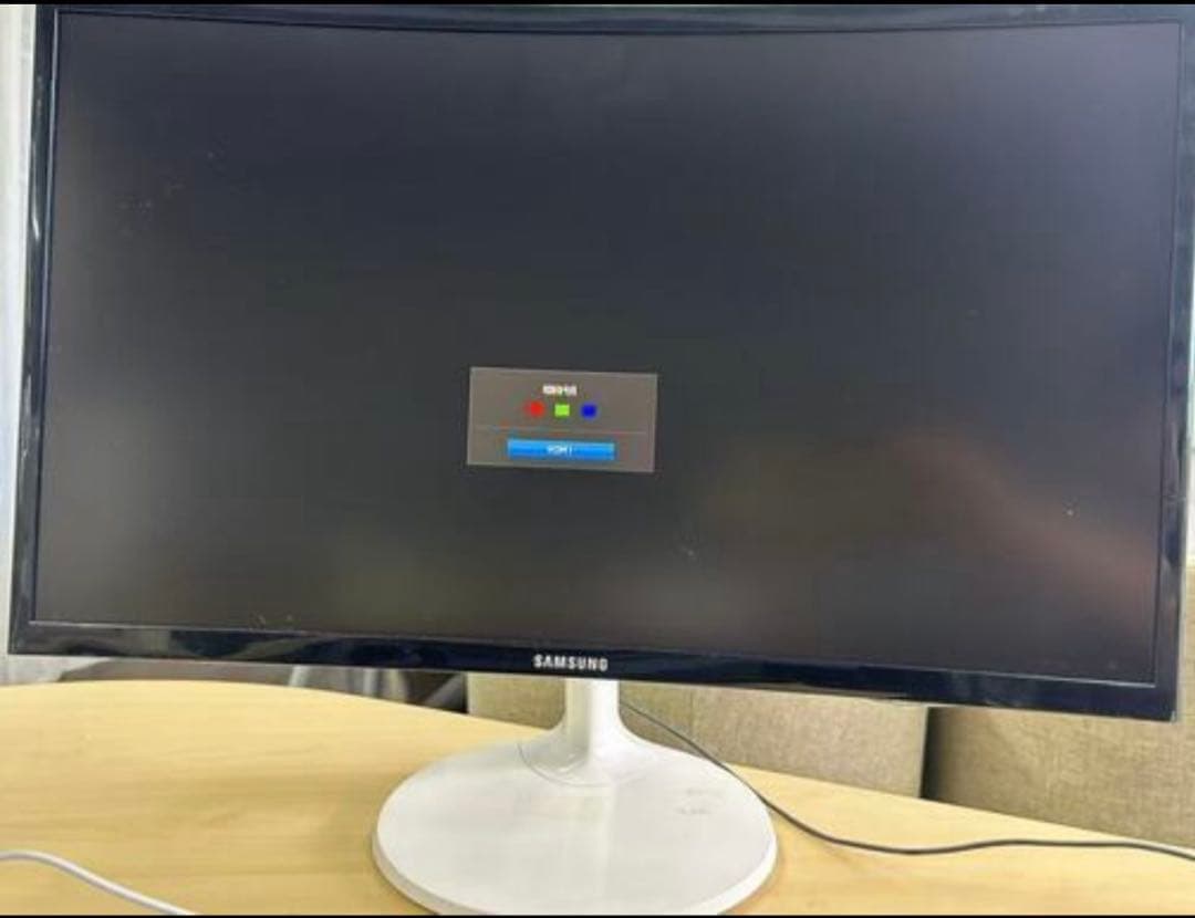 Samsung 湾曲ディスプレイ 本体