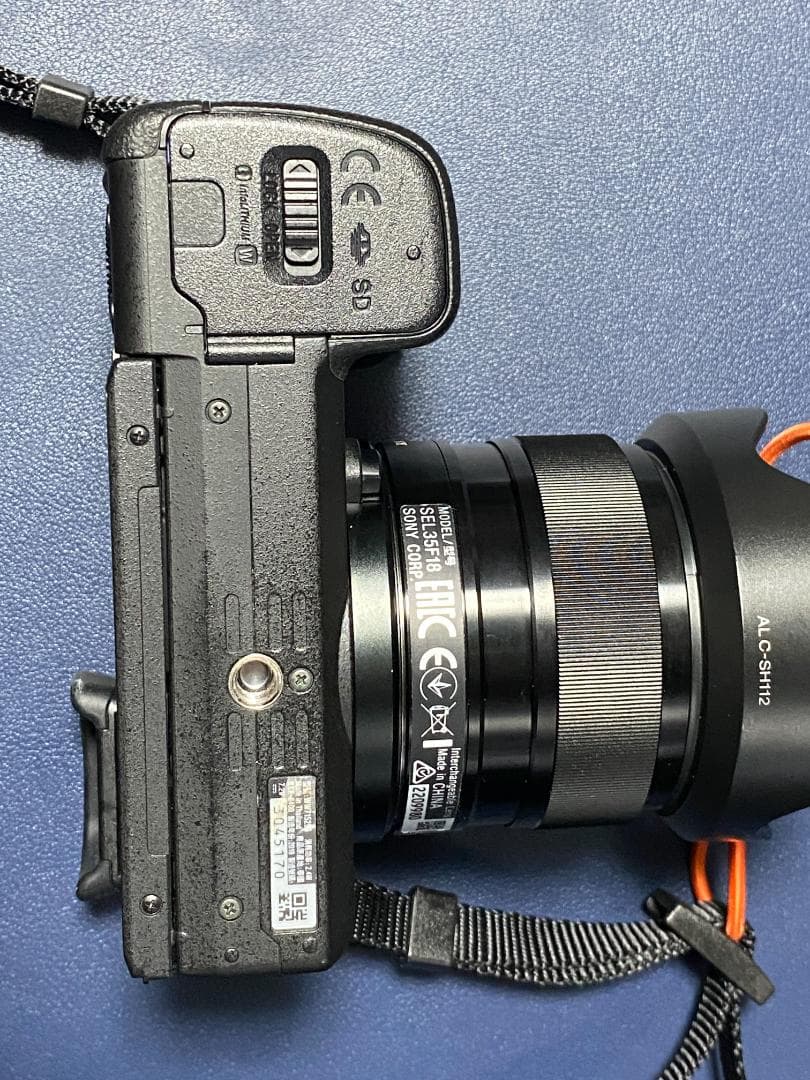 【週末限定価格】SONY α6400＋E35mm F1.8セット　ミラーレス一眼