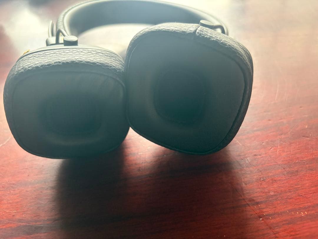 マーシャルヘッドフォン