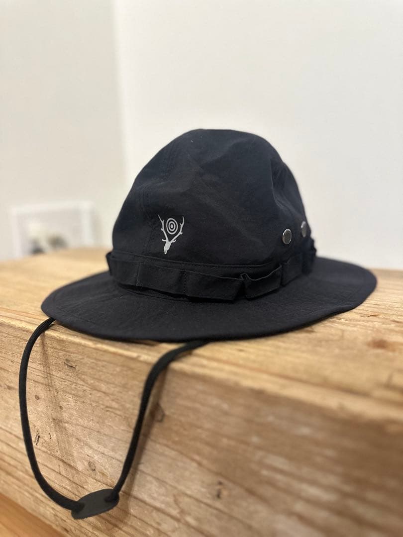 south2 west8 ハット