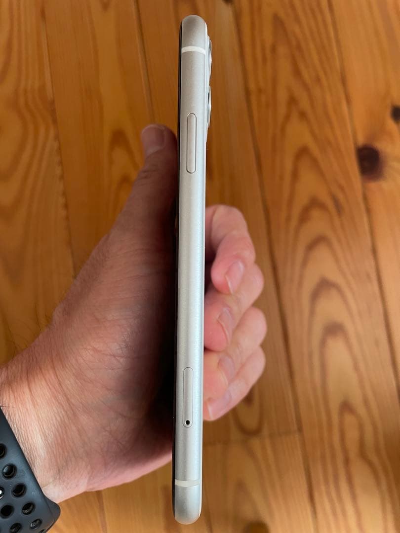 Apple iPhone 11 ホワイト 本体と箱とケーブル付