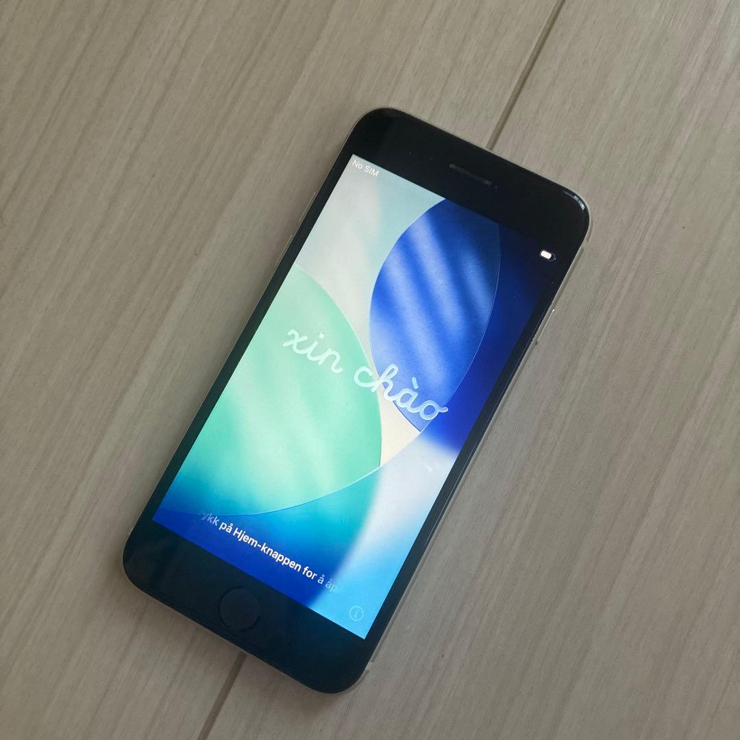 良品 Apple iPhone SE (SE3 第3世代) ホワイト