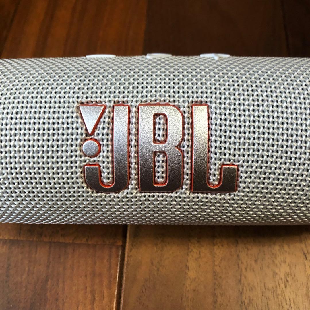 【美品】JBL FLIP 7ポータブルスピーカーBluetooth対応 ホワイト
