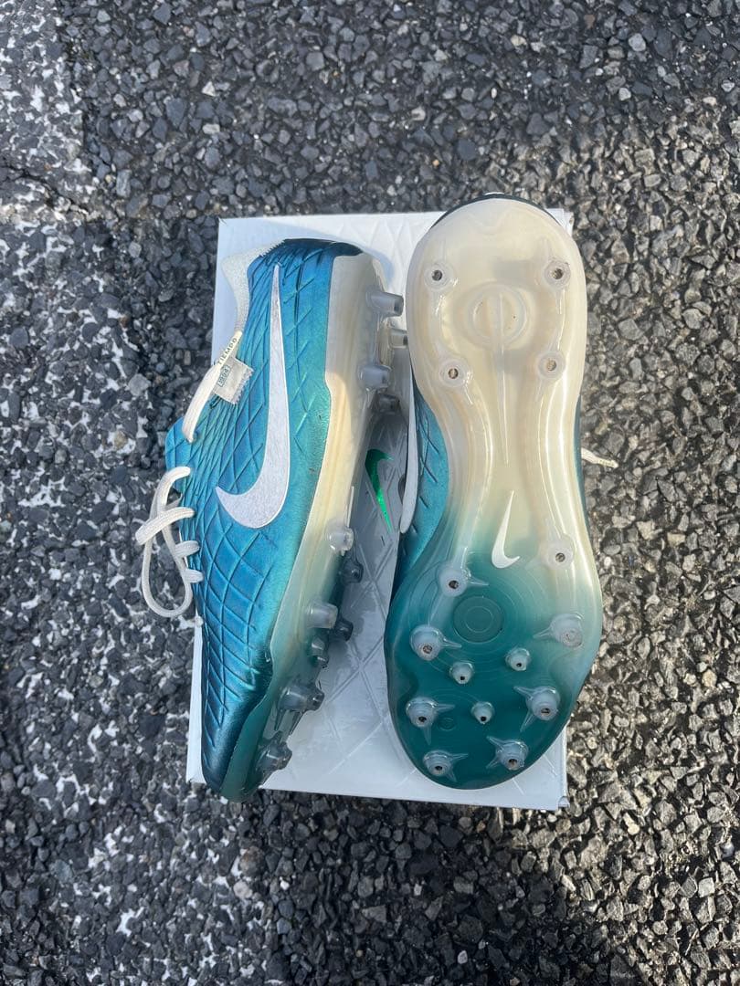 サッカースパイク　ティエンポ10