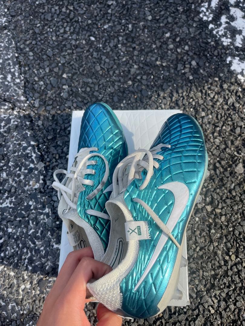 サッカースパイク　ティエンポ10