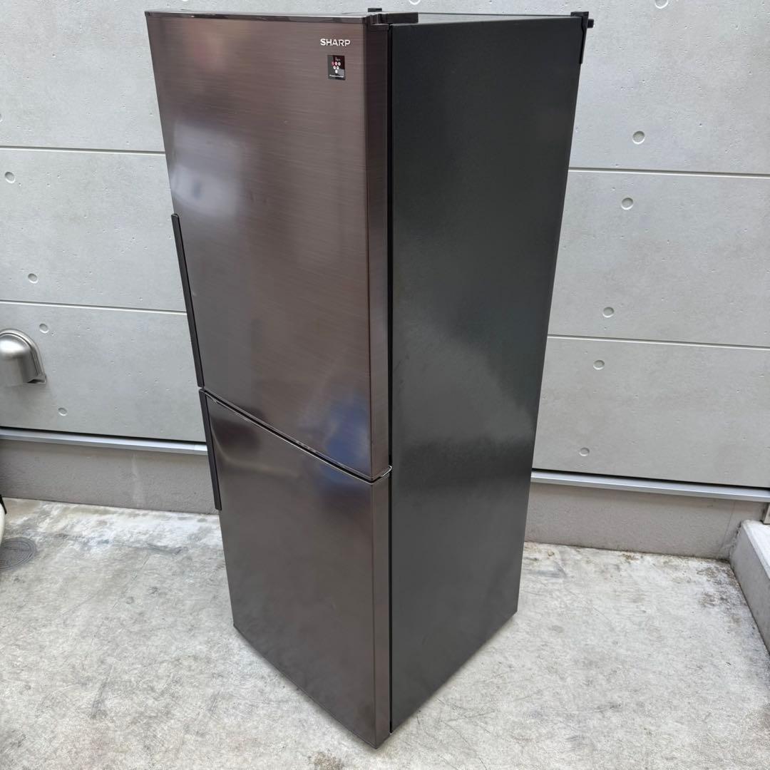 77⭐️2023年製美品★シャープ　冷蔵庫　ブラウン　大型　2ドア　280L