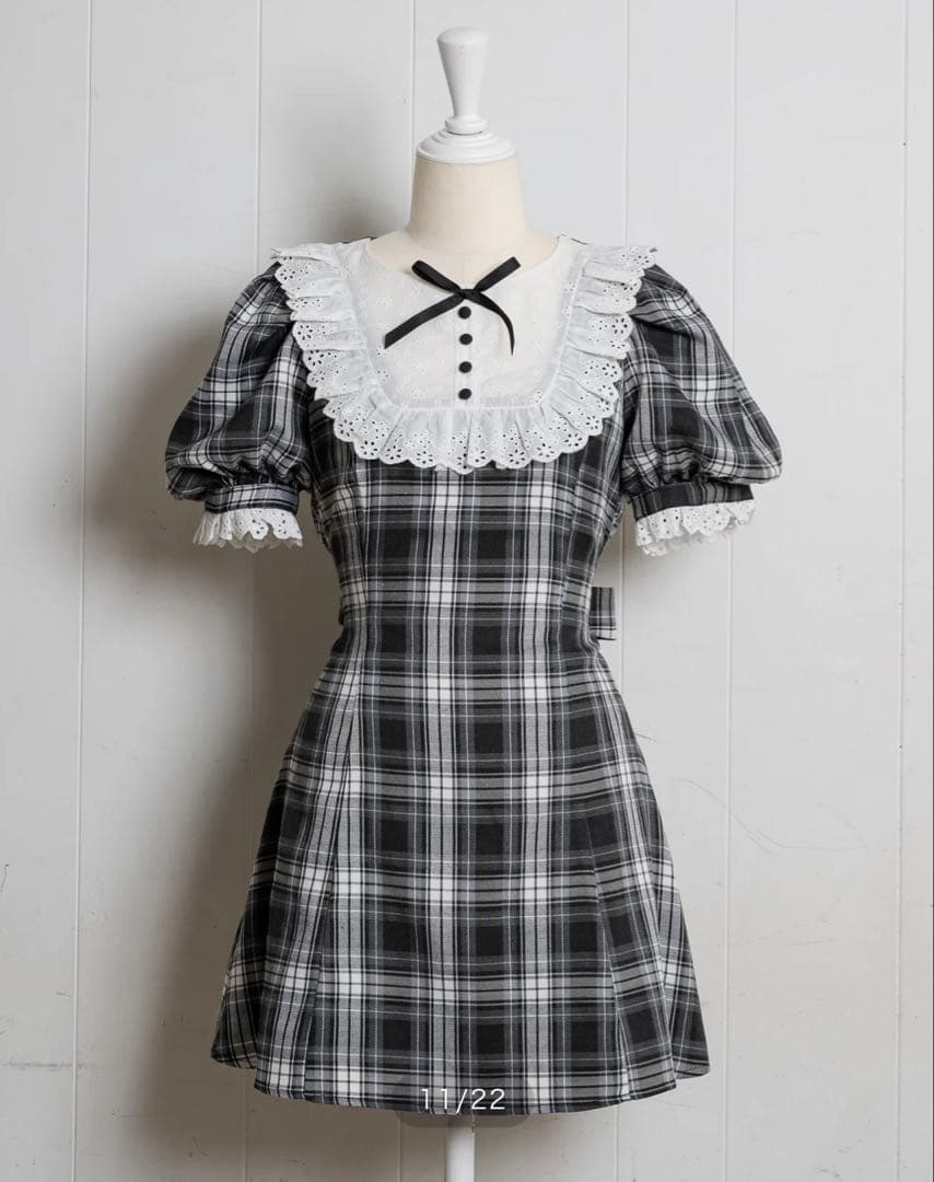 pium コットンレースドーリーカフェワンピ　ブラックチェック