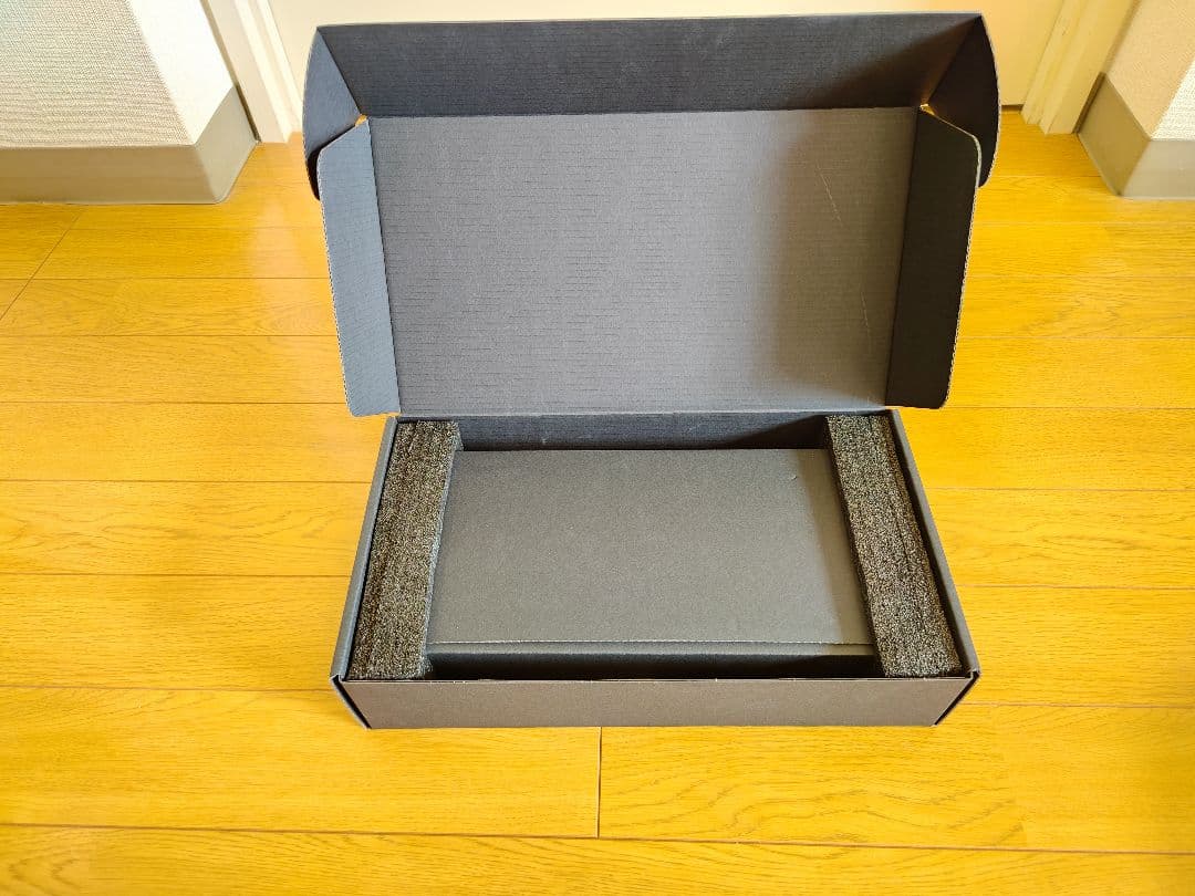 極美品 INNO3D GeForce RTX 5060 Ti 16GB ホワイト