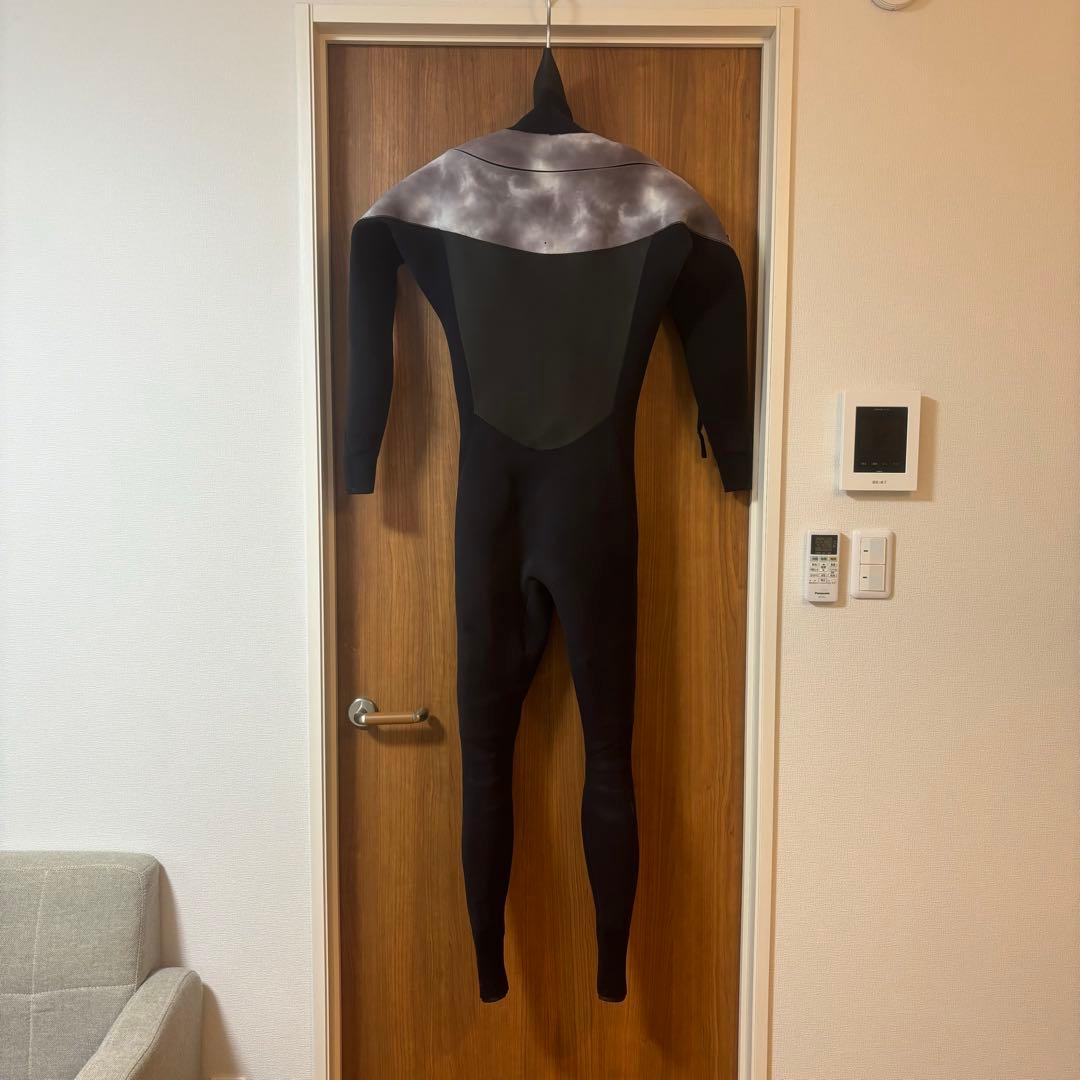 セミドライ　エアタイト　サーフィン　ウェットスーツ