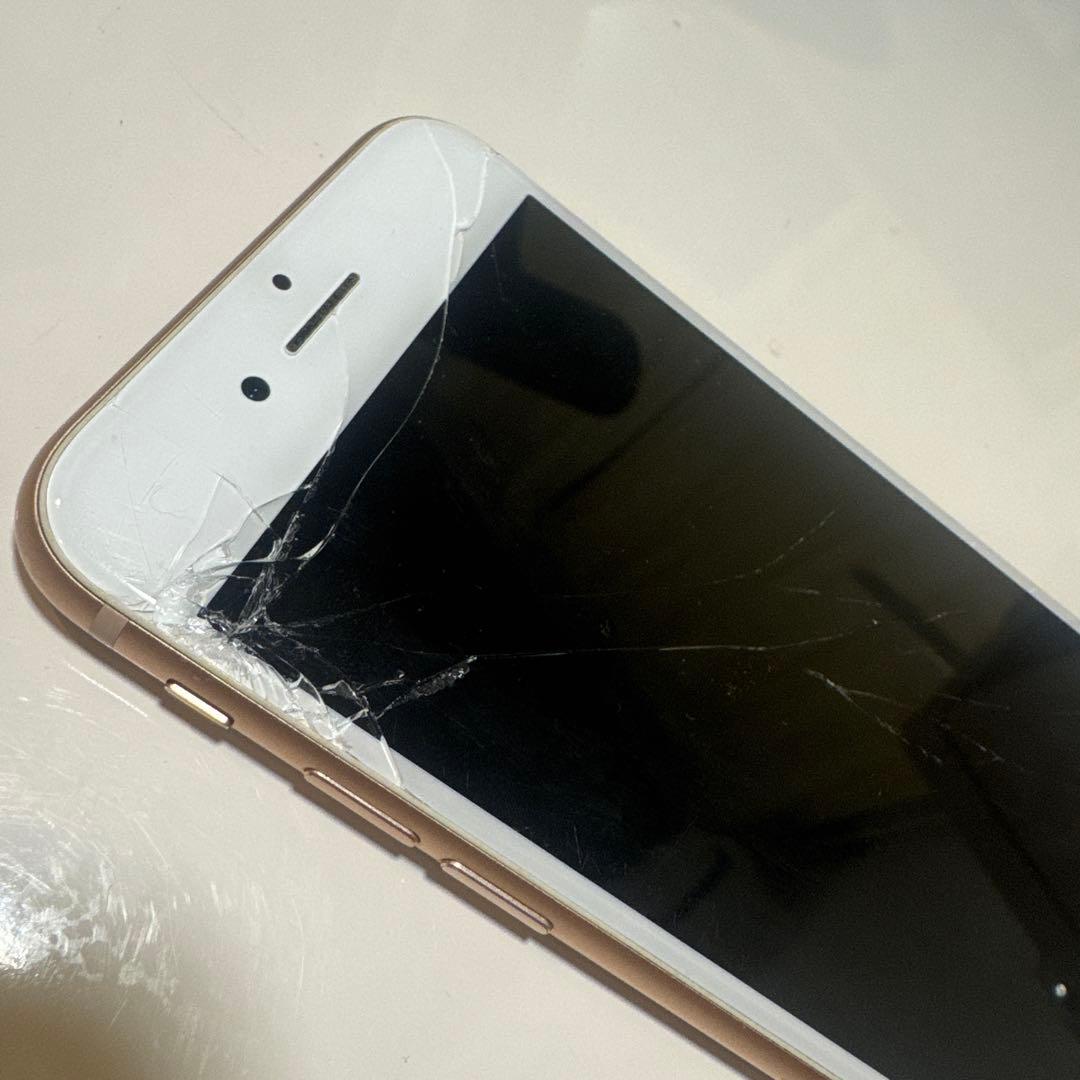 iPhone8 64GB SIMフリー 最大容量82％ 本体のみ 割れ有