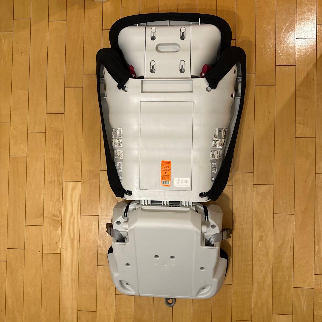 VOLVO ジュニアシート ブラック　純正品