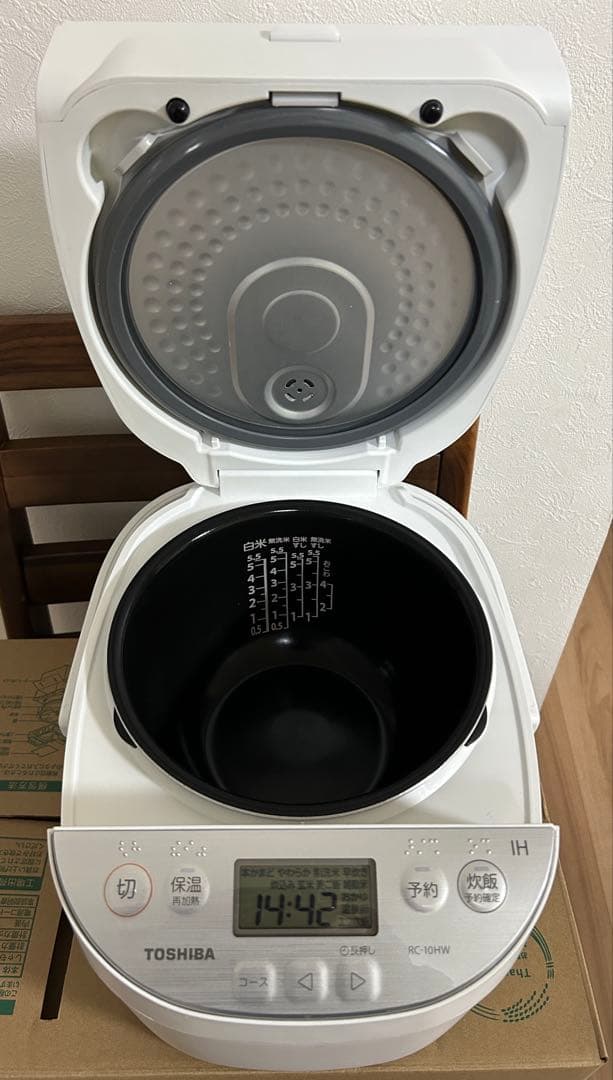 3年保証付き 2024年製 TOSHIBA RC-10HW 炊飯器 IH加熱