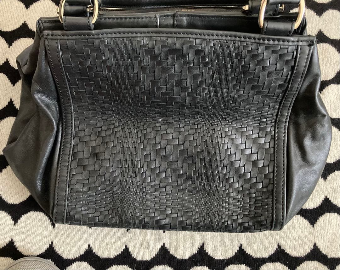 ヘレンカミンスキー　イントレチャート　ハンドバッグ　ブラック