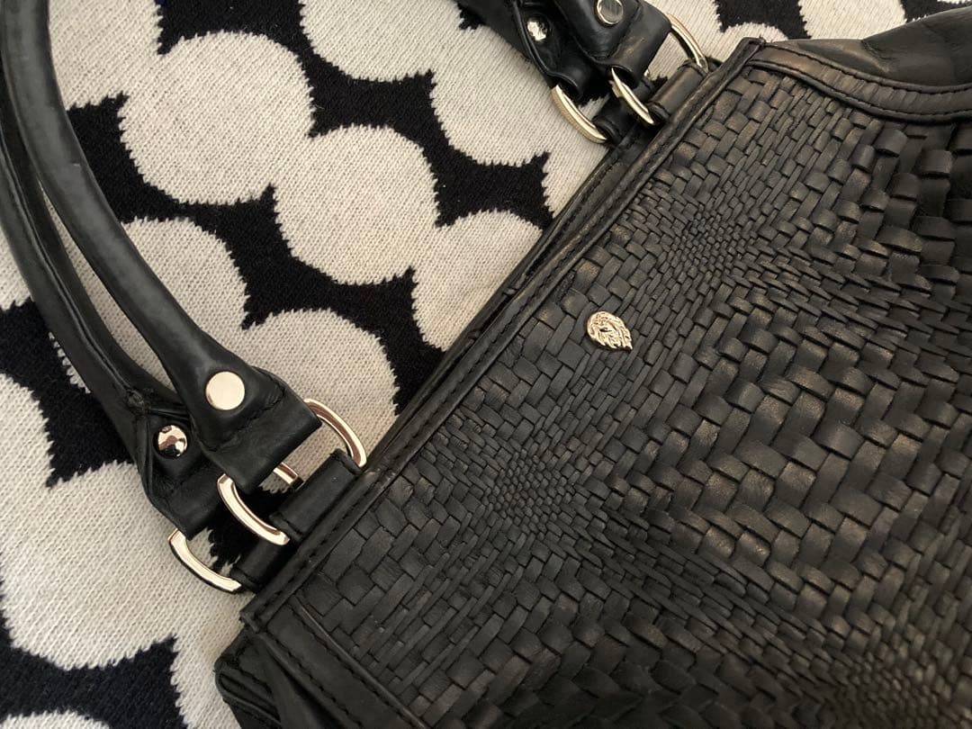 ヘレンカミンスキー　イントレチャート　ハンドバッグ　ブラック